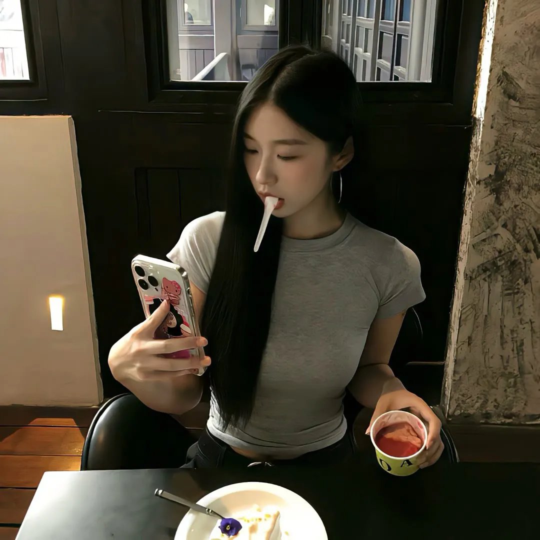 某天初恋闯进来